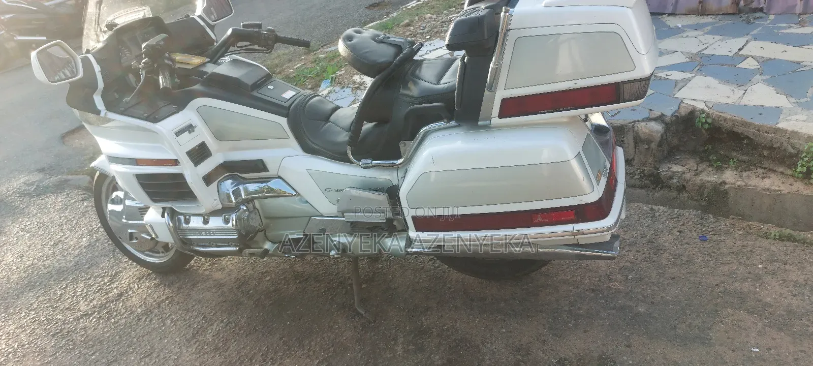 Honda Gold Wing 2010 White