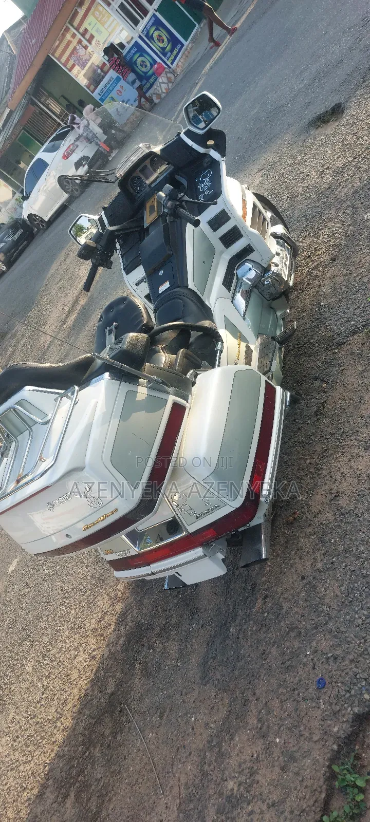 Honda Gold Wing 2010 White