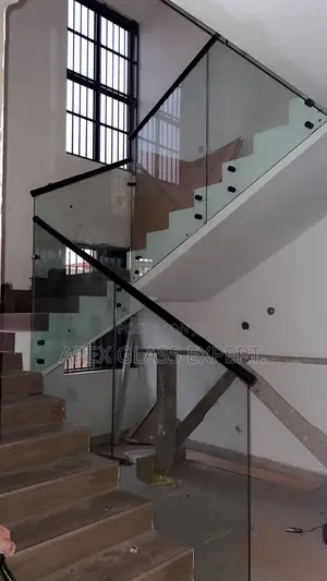 Staircase Glass Balustrade, Using the Side Bolted System.