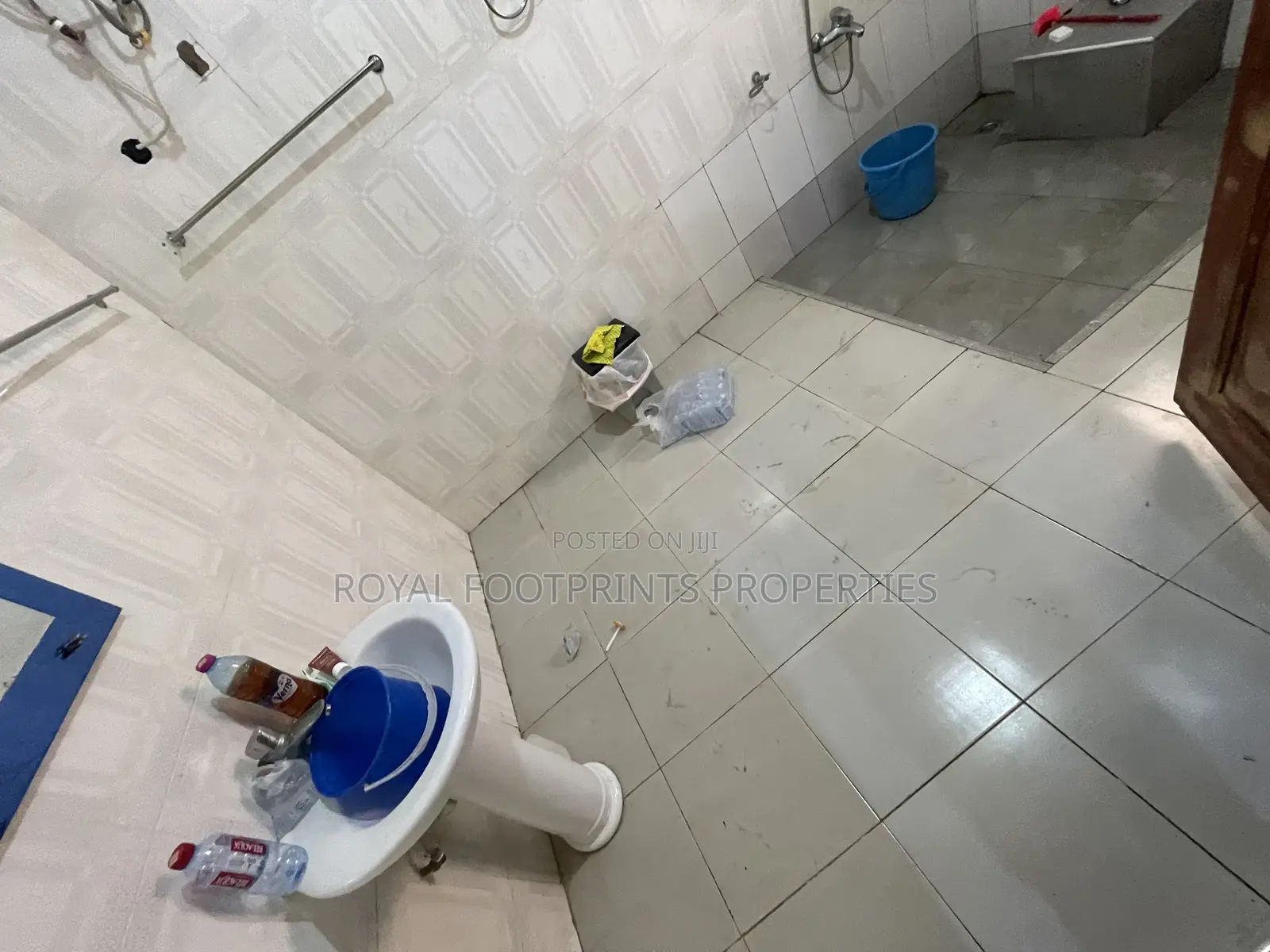 3bdrm House in Luxelooks Properties, Oyarifa for rent