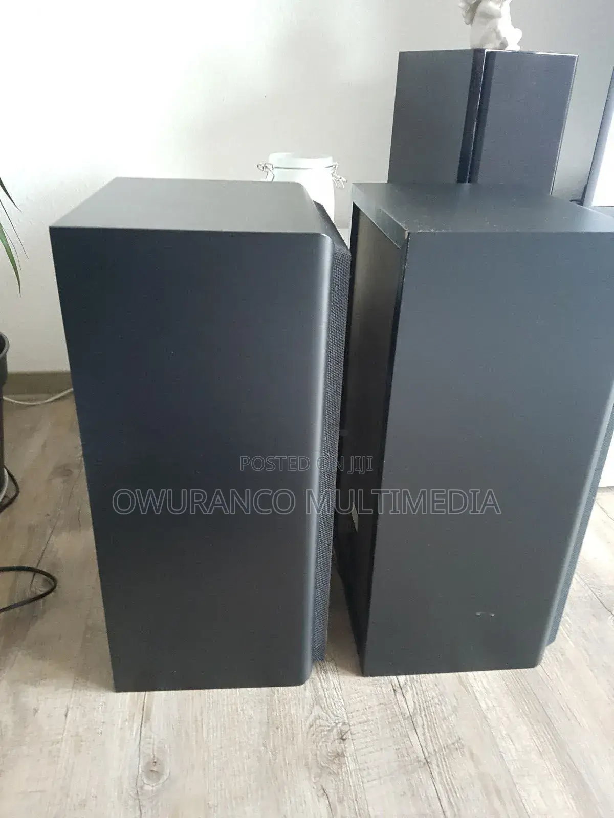 Uher Studio 3-Way Pair Speaker