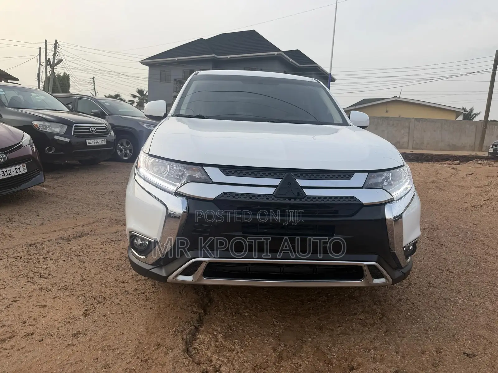 Mitsubishi Outlander 2018 White