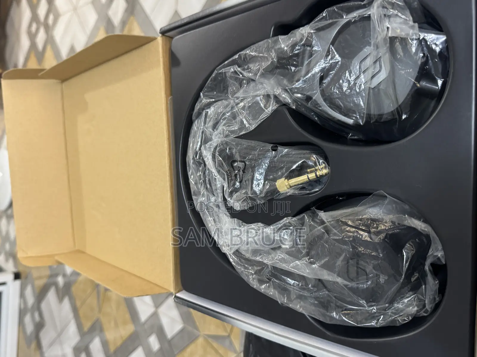 S452 Sterling Studio Headphone