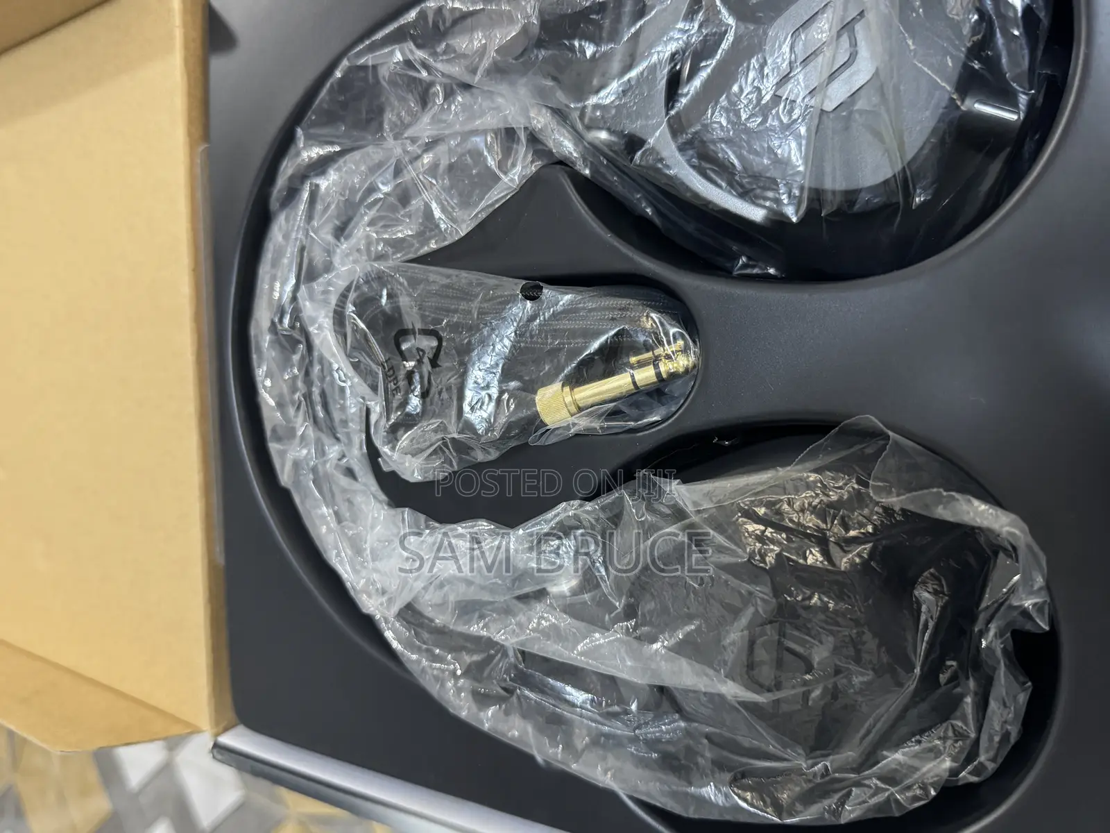 S452 Sterling Studio Headphone