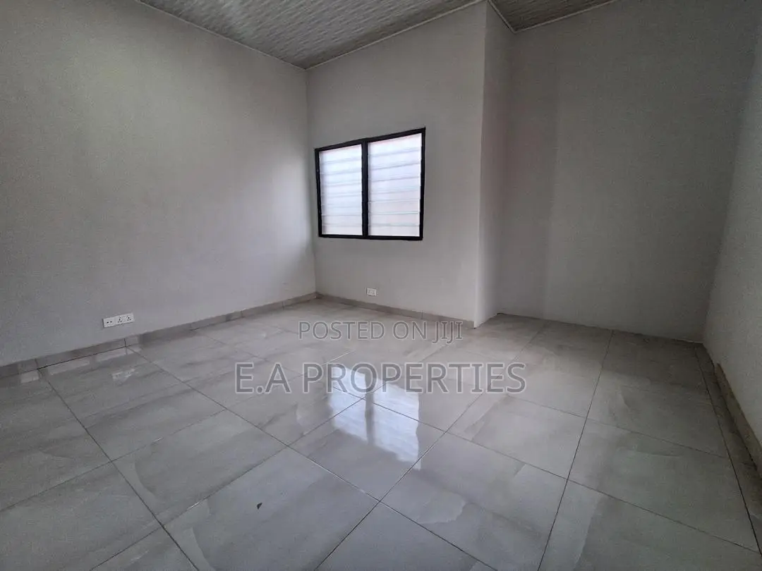 3bdrm House in E A Properties, Ghana Flag for sale