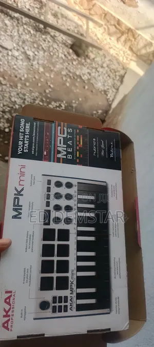 Akai MPK Midi Keyboard