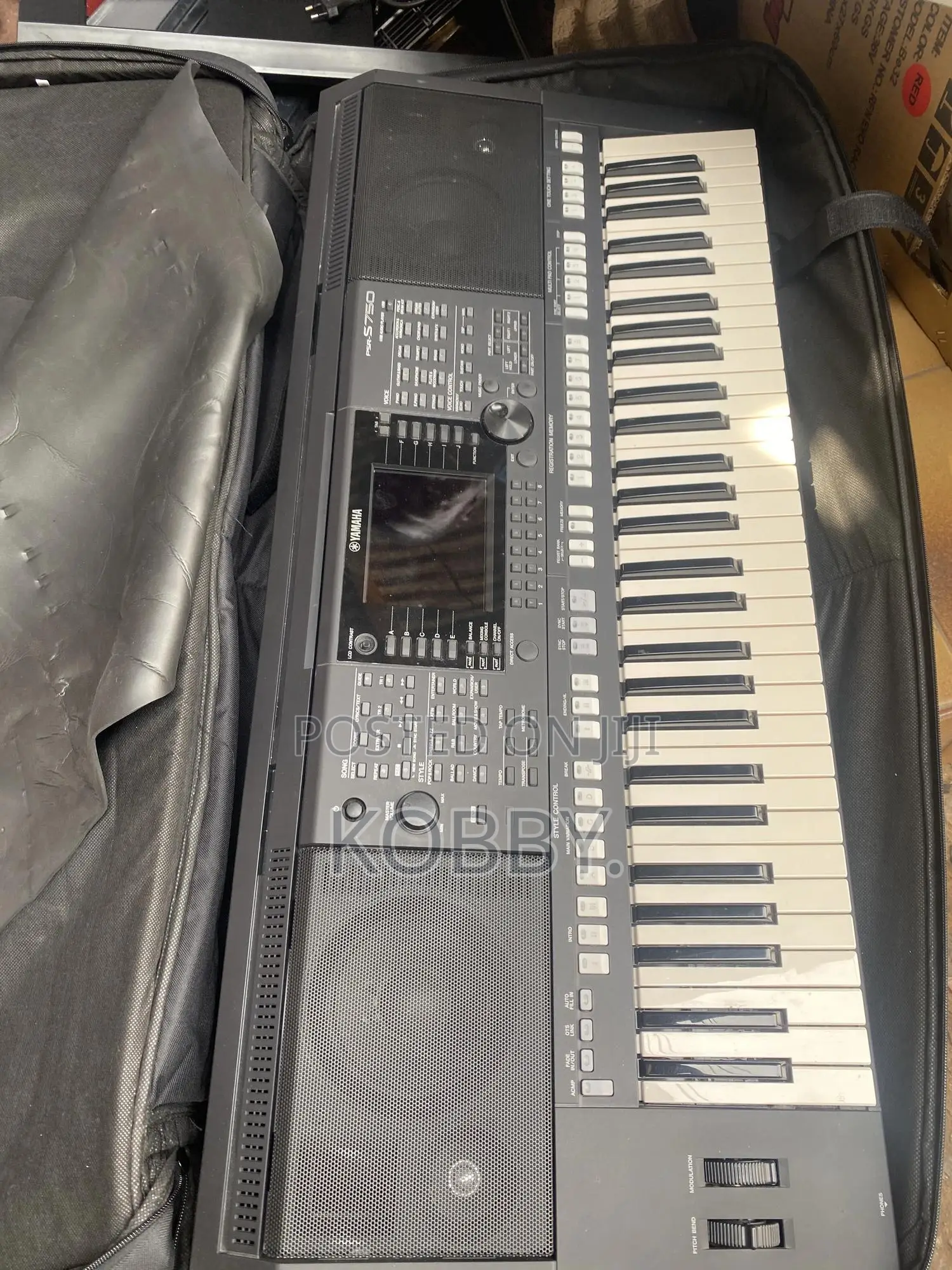 Yamaha Psr S750