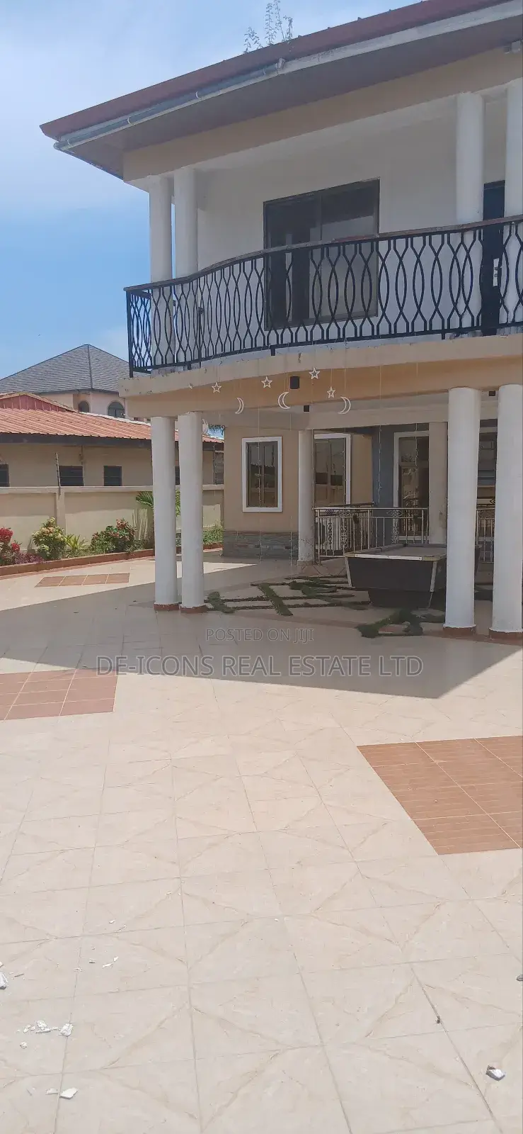 6bdrm Duplex in De-Icons Real Estate, Ga South Municipal for rent