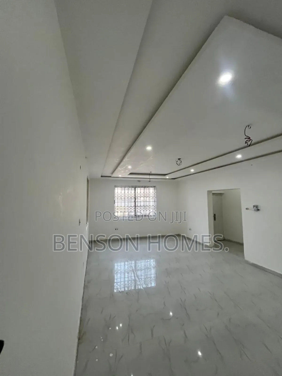 4bdrm Apartment in Ashomang Estate for rent