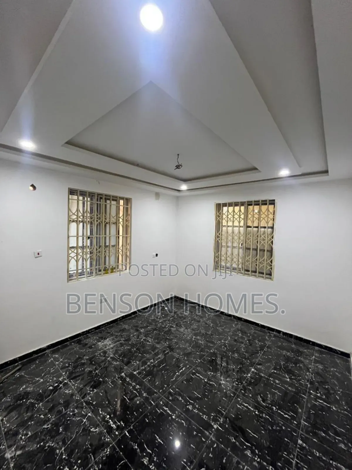 4bdrm Apartment in Ashomang Estate for rent