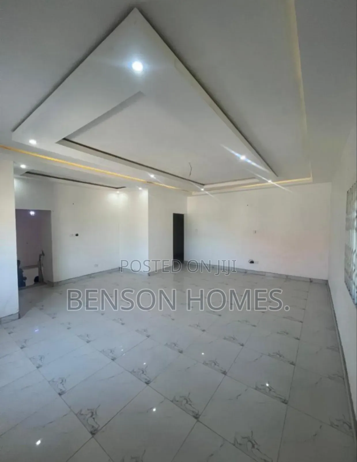 4bdrm Apartment in Ashomang Estate for rent