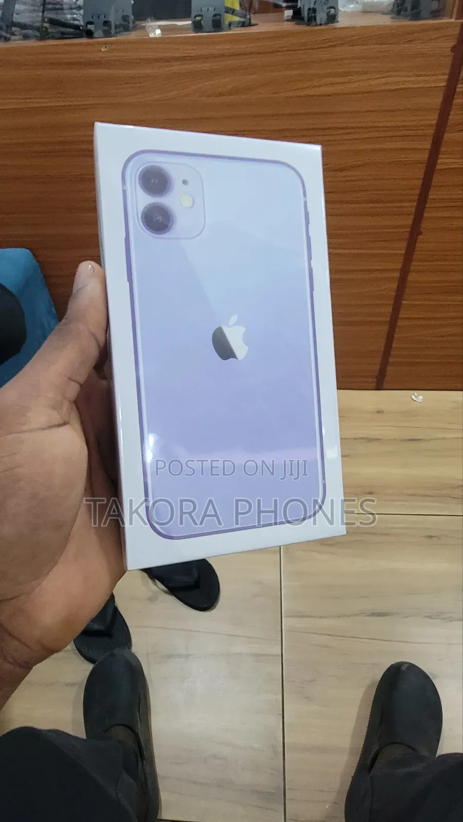 New Apple iPhone 11 64 GB Purple