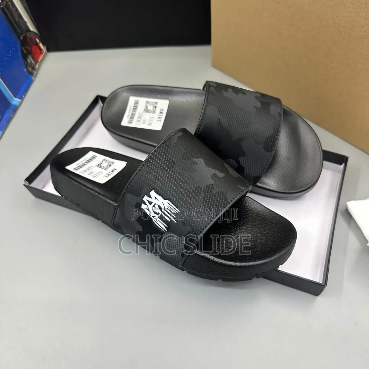 New Amiri Slides Design