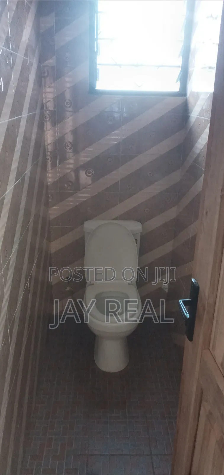 2bdrm Apartment in Jay Real Estate., Awutu Senya East Municipal