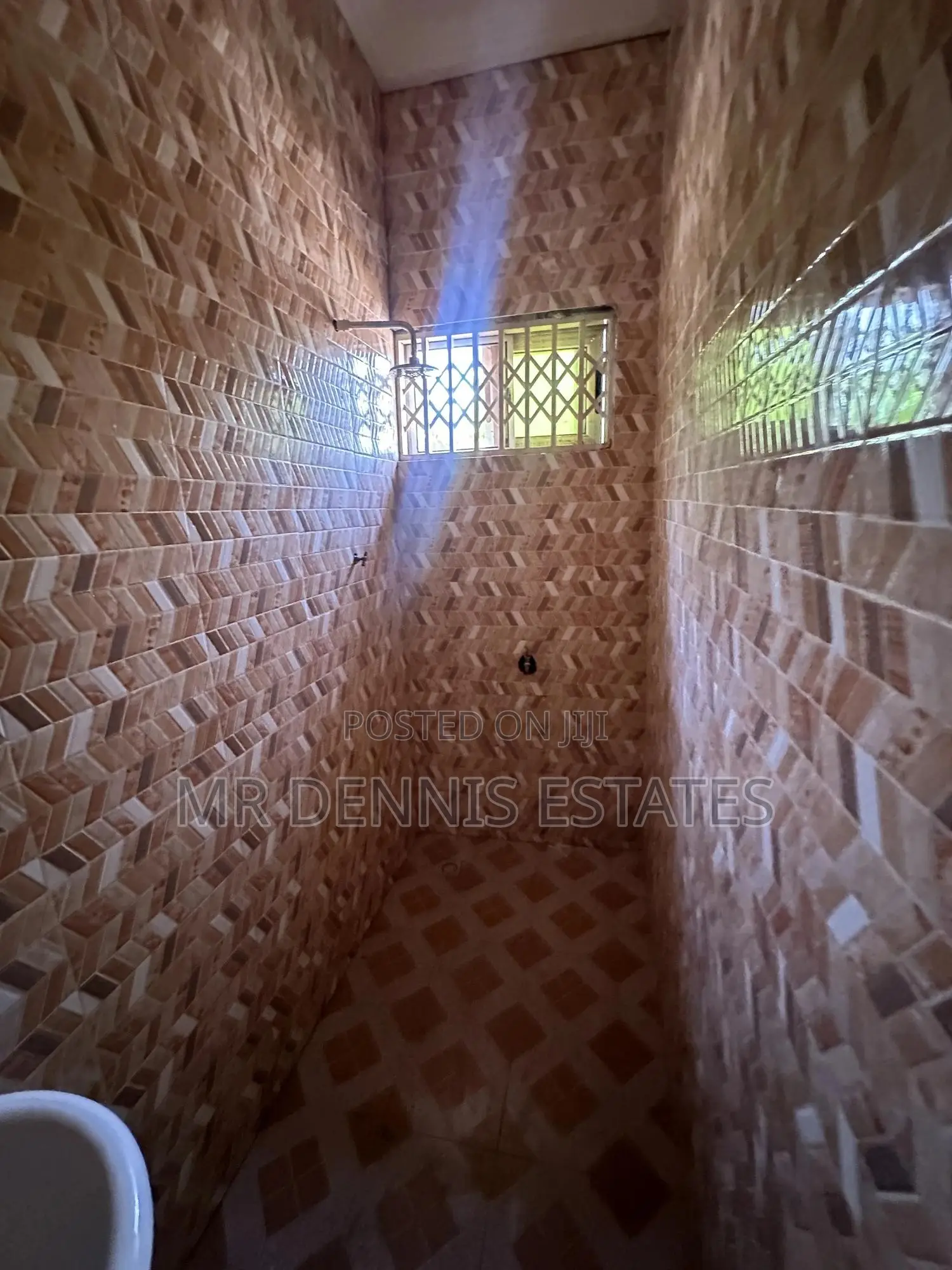 2bdrm House in Westhills Mall for rent