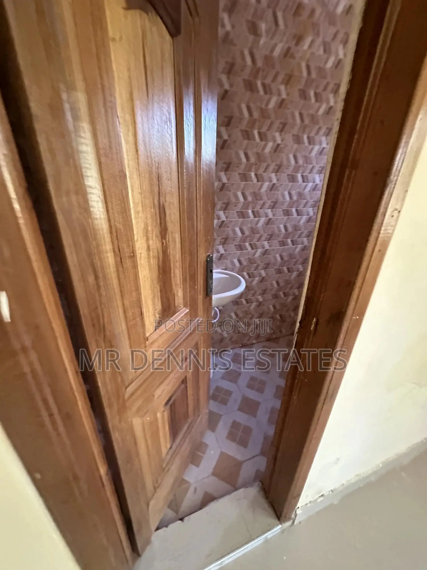 2bdrm House in Westhills Mall for rent