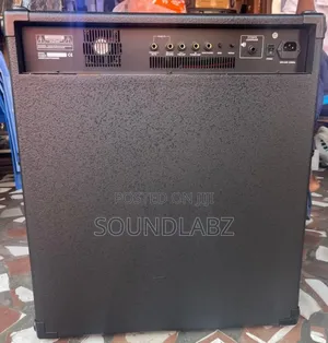 Yamaha Kb400 Keyboard Combo Amplifier.