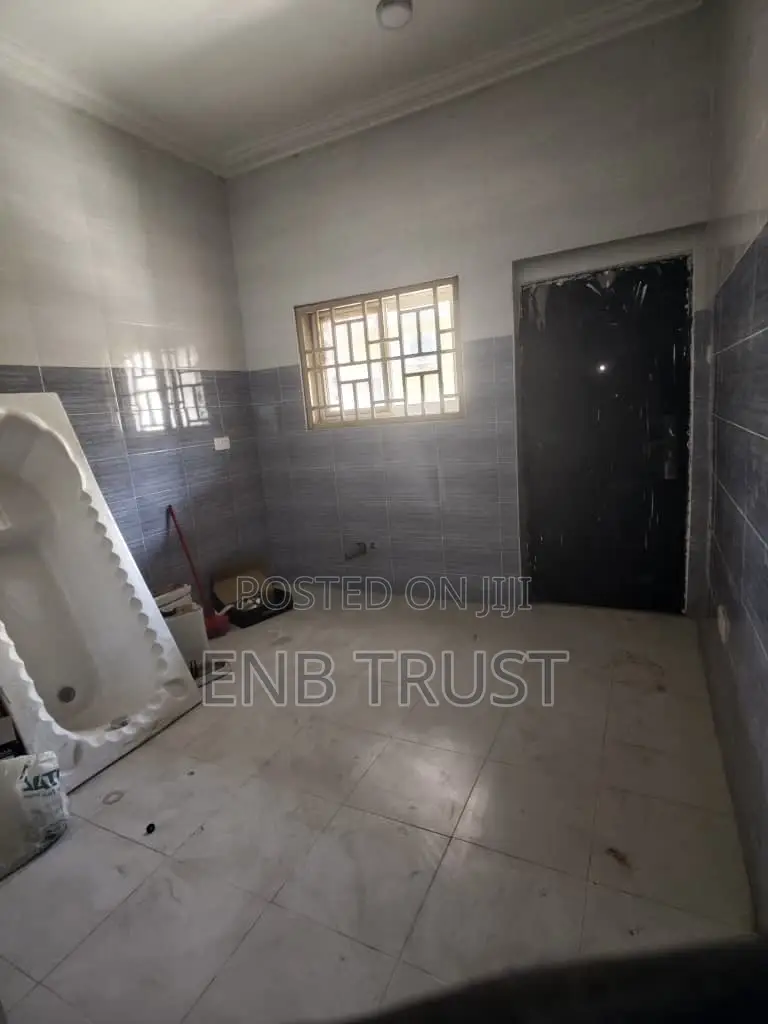 3bdrm House in Tema Community 25 for sale