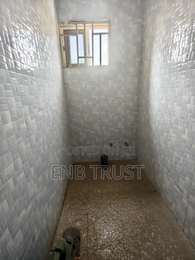 3bdrm House in Tema Community 25 for sale