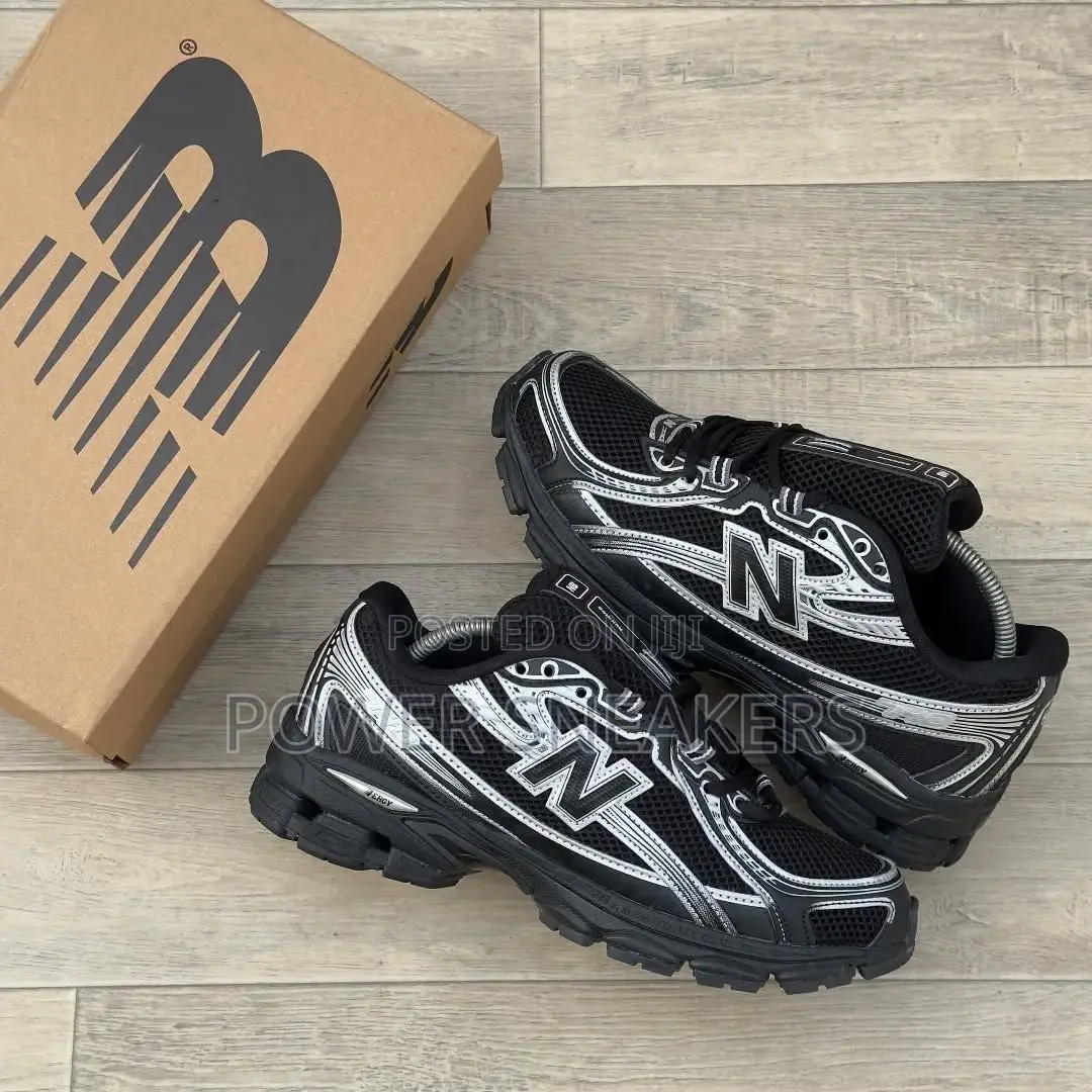 New Balance 740 Black Silver