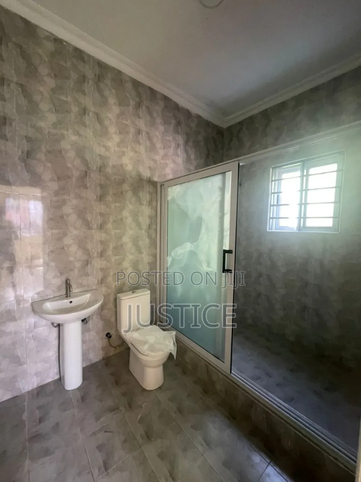 3bdrm House in Spintex for sale