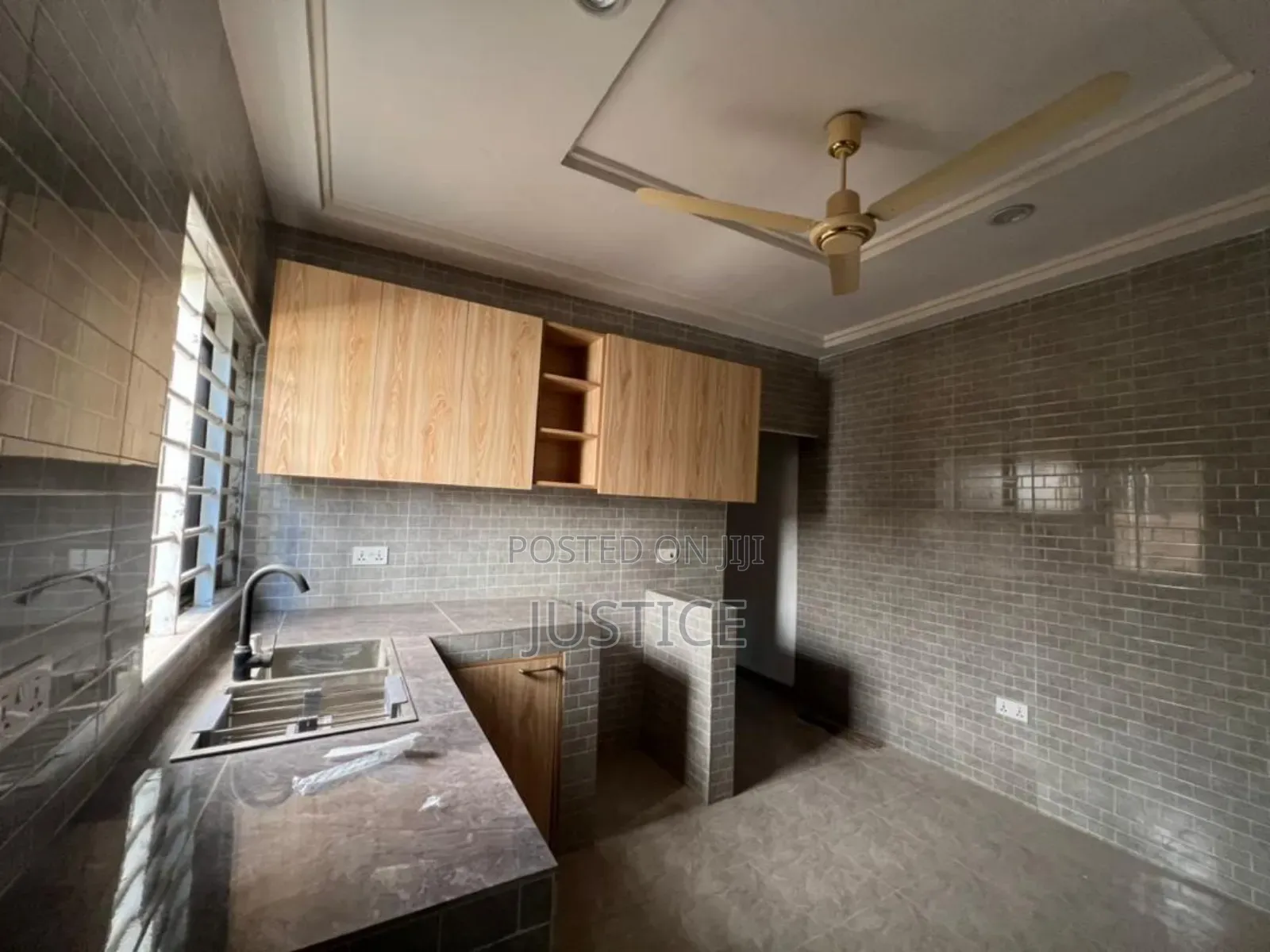 3bdrm House in Amrahia, Oyarifa for sale