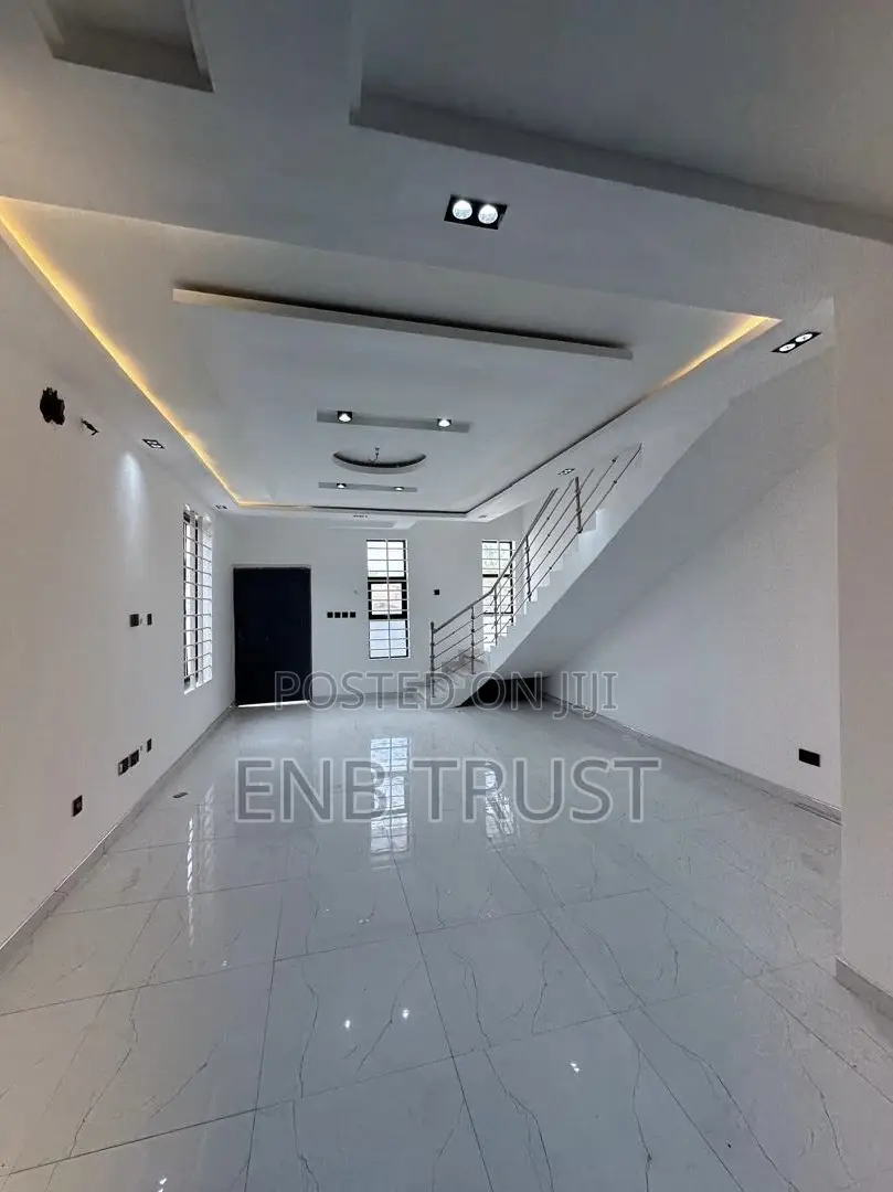 2bdrm House in Ashaley Botwe, School Junction for sale