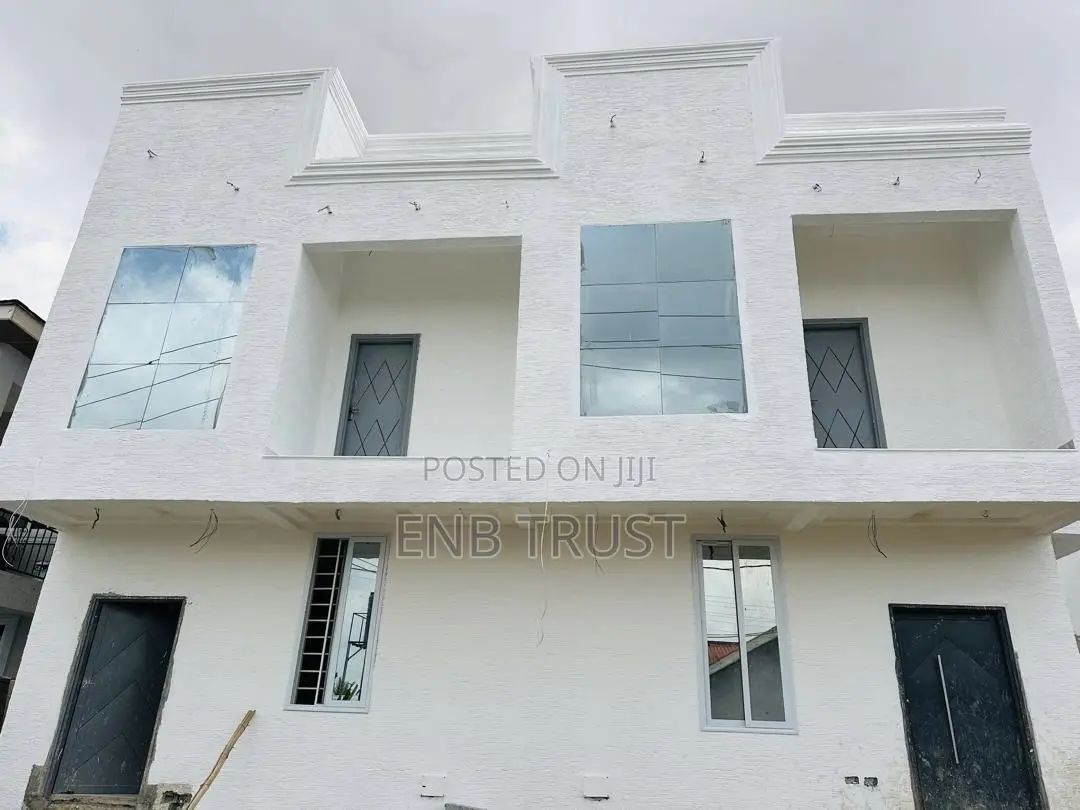 2bdrm House in Ashaley Botwe, School Junction for sale