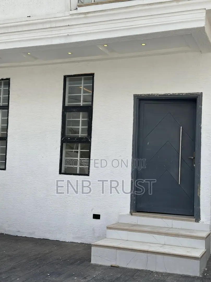 2bdrm House in Ashaley Botwe, School Junction for sale