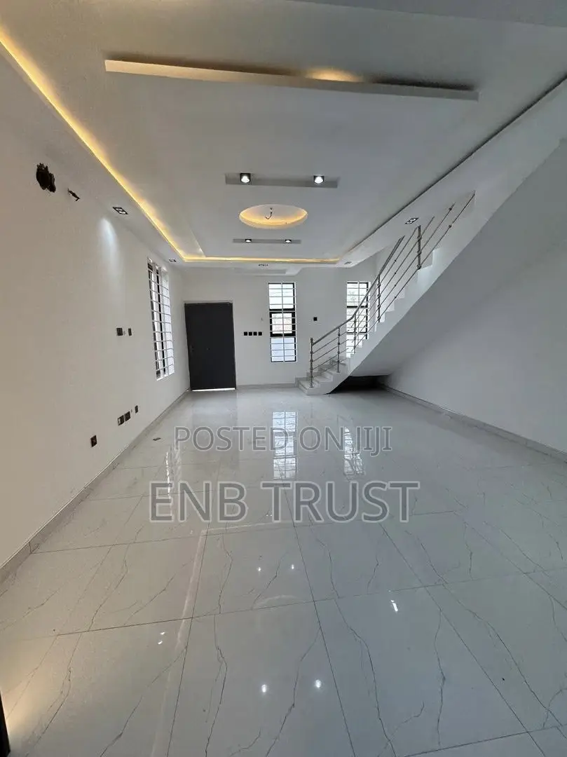 2bdrm House in Ashaley Botwe, School Junction for sale