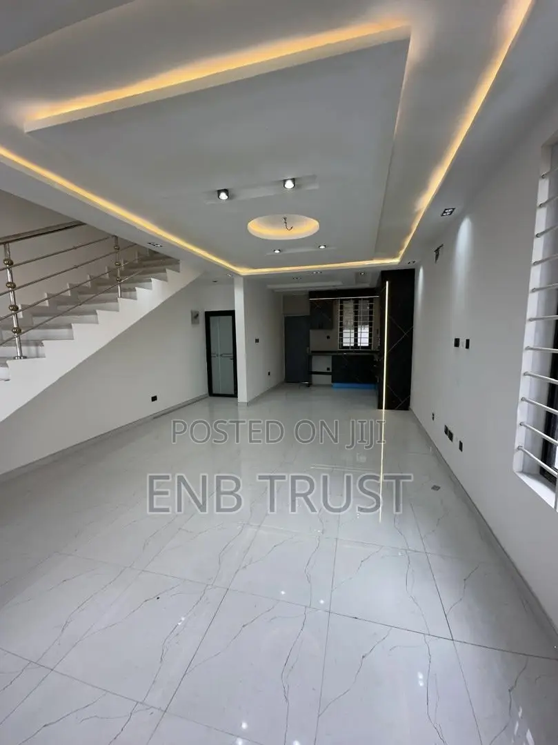 2bdrm House in Ashaley Botwe, School Junction for sale