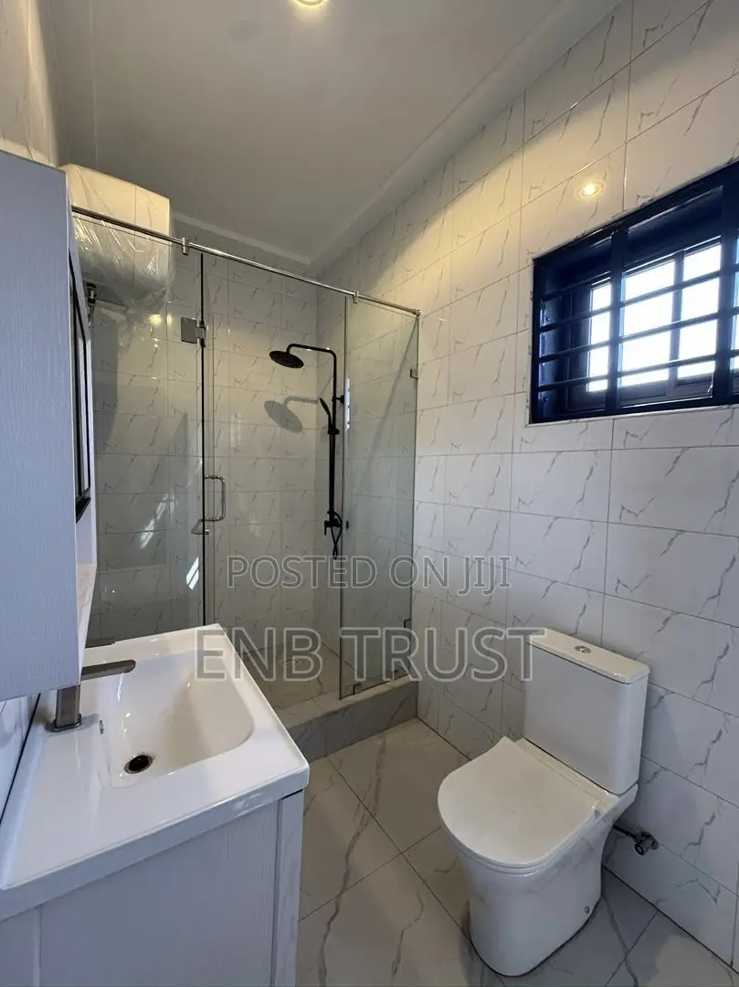 4bdrm House in Ashaley Botwe 3Rd, Little Roses Area for sale