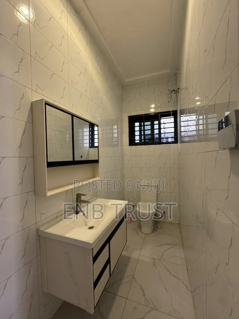 4bdrm House in Ashaley Botwe 3Rd, Little Roses Area for sale