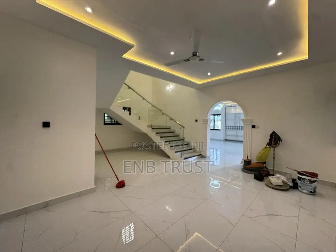 4bdrm House in Ashaley Botwe 3Rd, Little Roses Area for sale