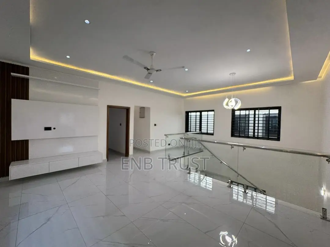 4bdrm House in Ashaley Botwe 3Rd, Little Roses Area for sale