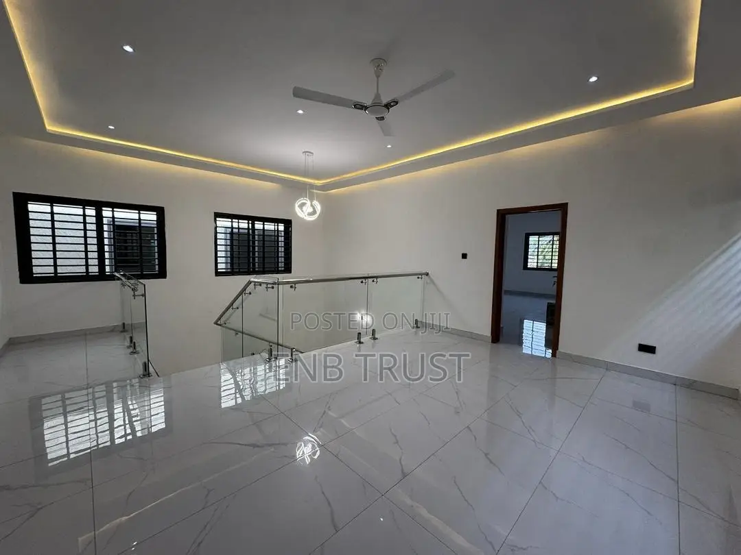 4bdrm House in Ashaley Botwe 3Rd, Little Roses Area for sale