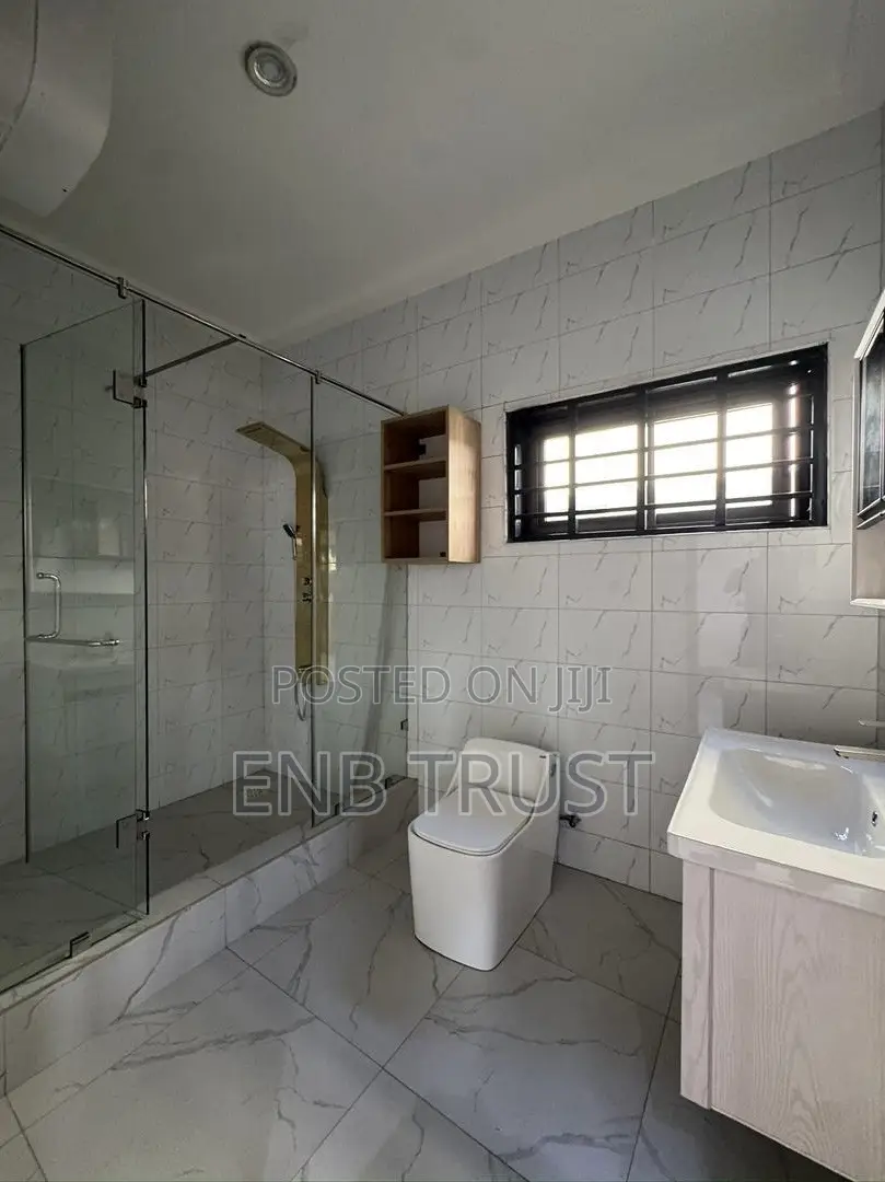 4bdrm House in Ashaley Botwe 3Rd, Little Roses Area for sale