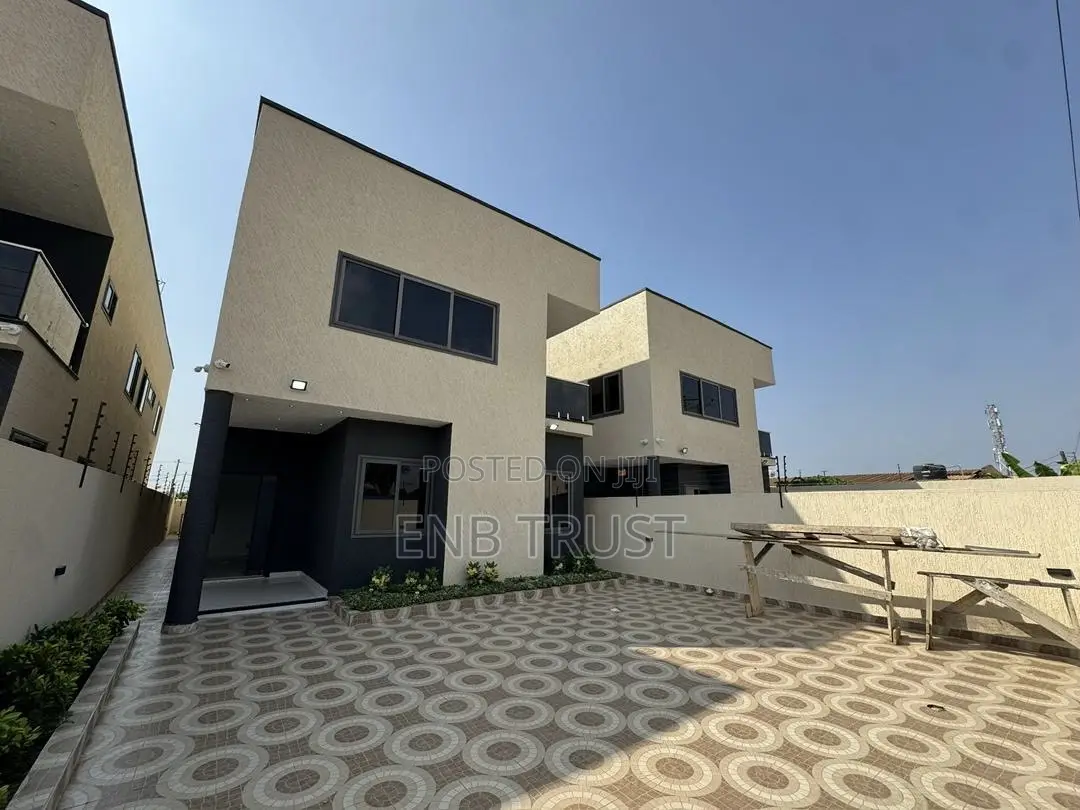 4bdrm House in Ashaley Botwe 3Rd, Little Roses Area for sale