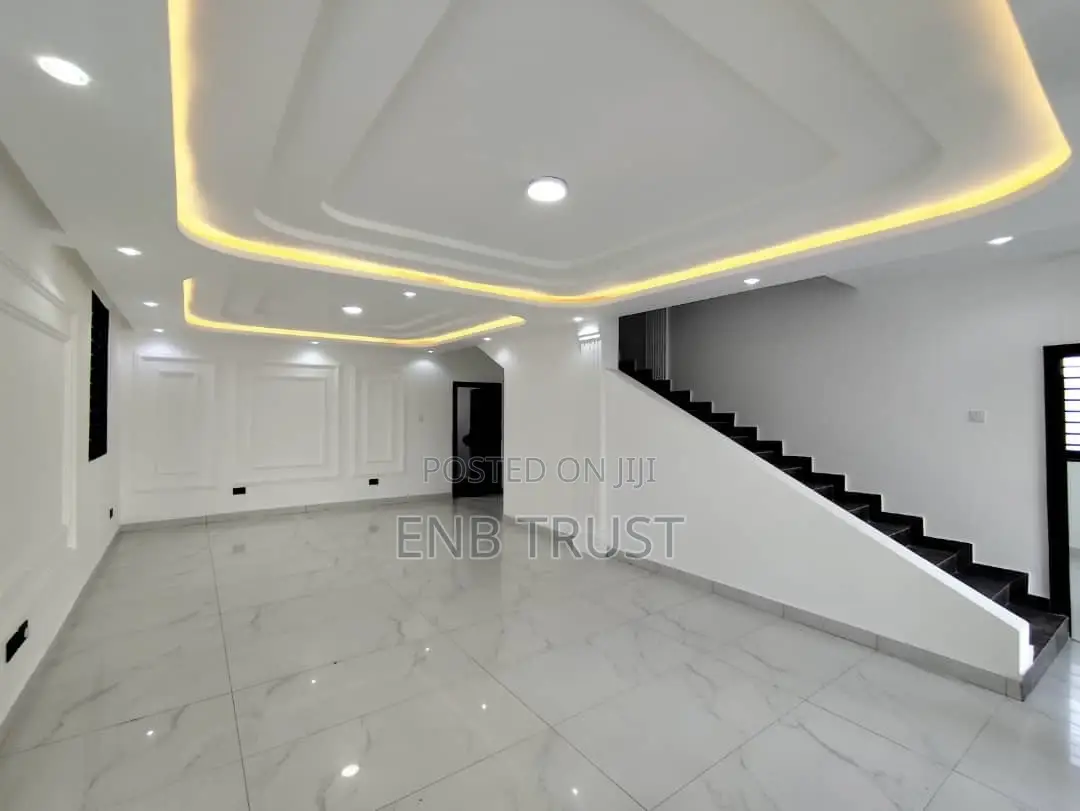 3bdrm Duplex in East Legon Hills, School Junction for sale