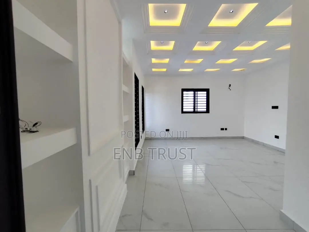 3bdrm Duplex in East Legon Hills, School Junction for sale