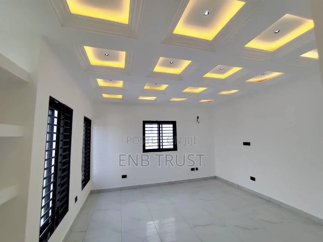 3bdrm Duplex in East Legon Hills, School Junction for sale