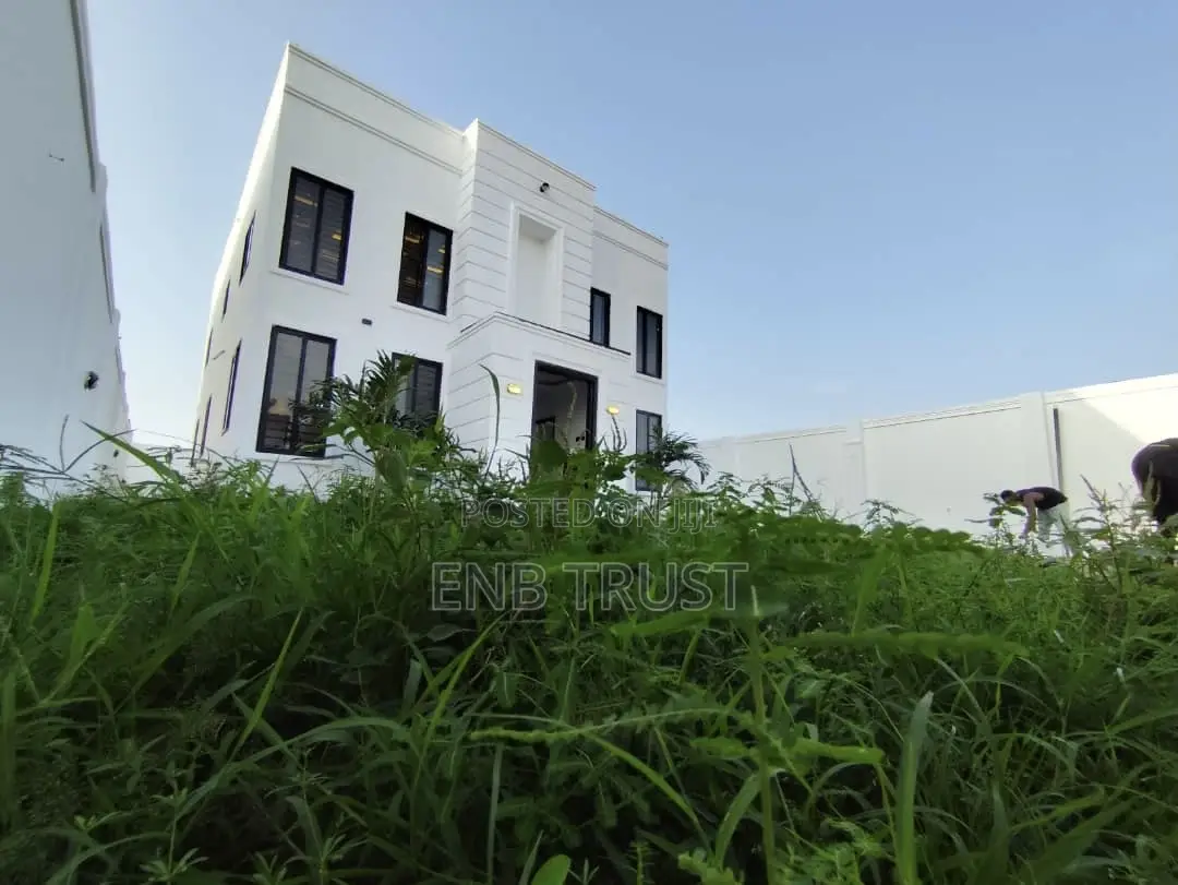3bdrm Duplex in East Legon Hills, School Junction for sale
