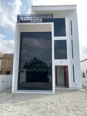 5bdrm House in Pleasantplaces, East Legon for sale