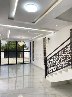 5bdrm House in Pleasantplaces, East Legon for sale