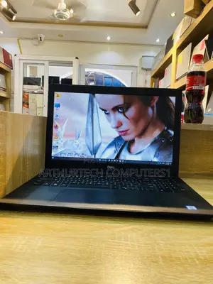 Laptop Dell Latitude 3590 4GB Intel Core I5 SSD 256GB