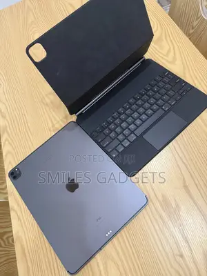 Apple iPad Pro 12.9 (2022) 1 TB Gray