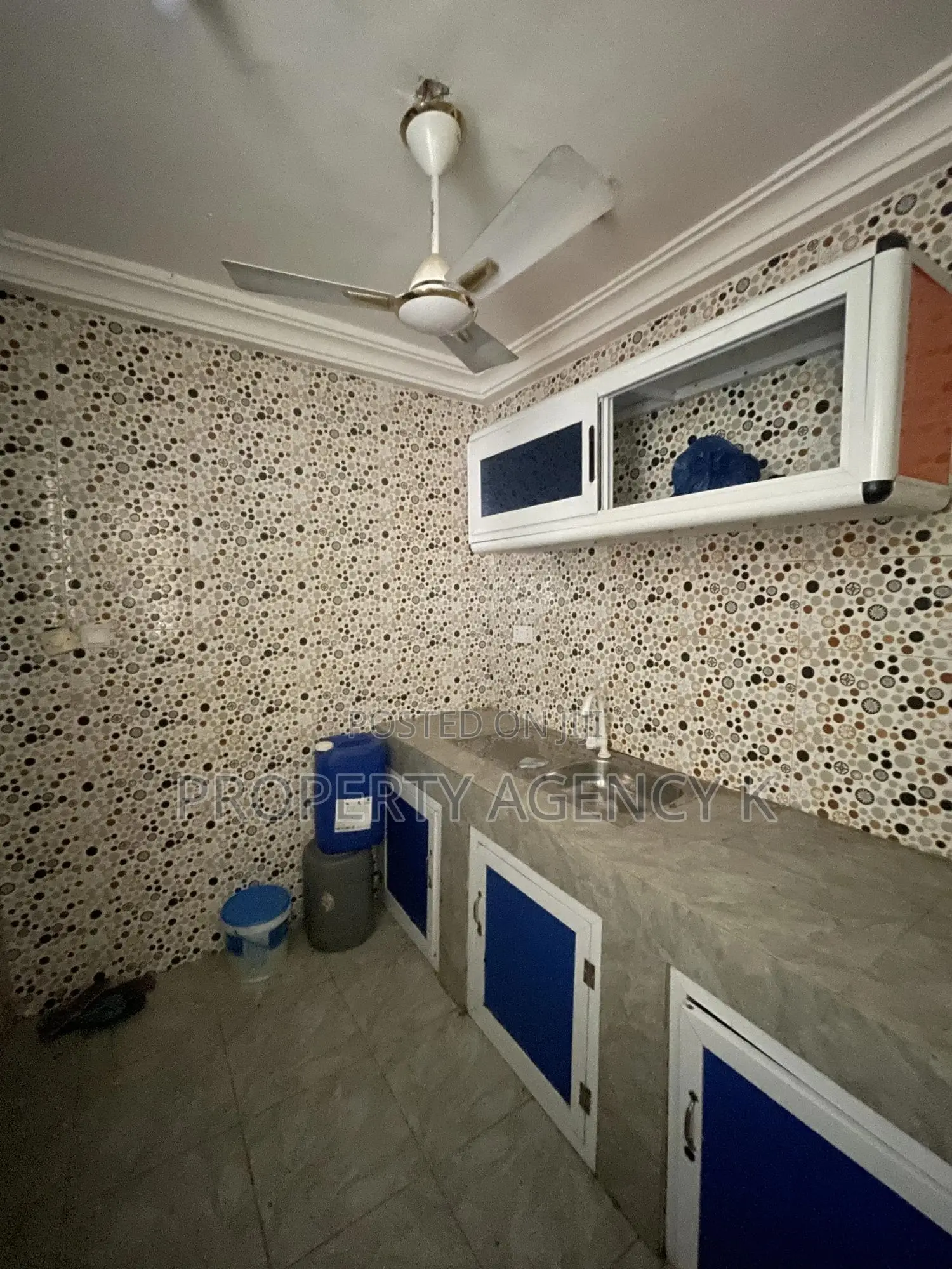 1bdrm Apartment in Including Water Bill, Old Barrier for rent