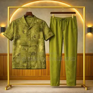 Neat Classy Men’S Traditional Wear