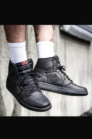 Nike Air Jordan 1 Retro High Og "Triple Black"