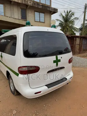 Hyundai Starex 2000 White